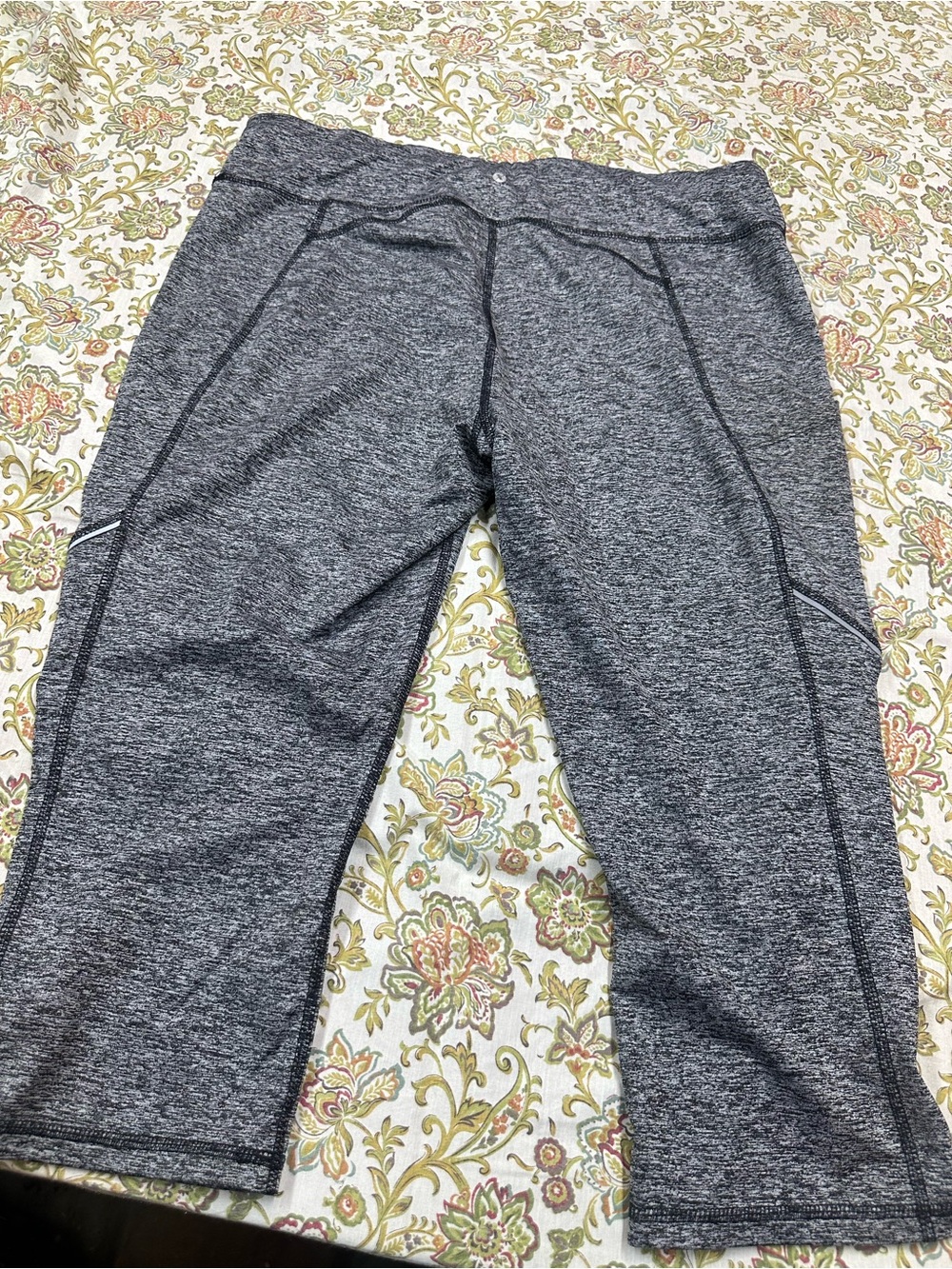 Gray Heather Active Capri Leggings - Picture 4 of 4